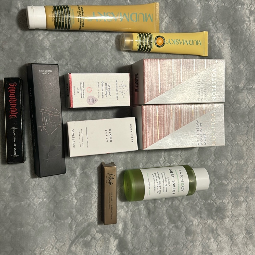 Moisturizer and make up bundle